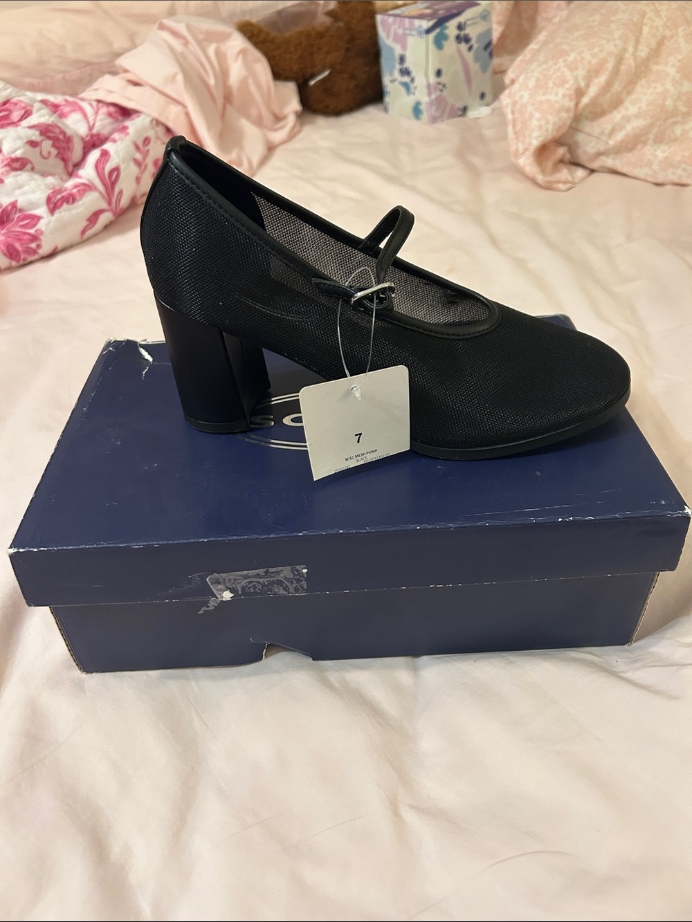 Classic Black Mary Jane Block Heel Pumps with Strap
